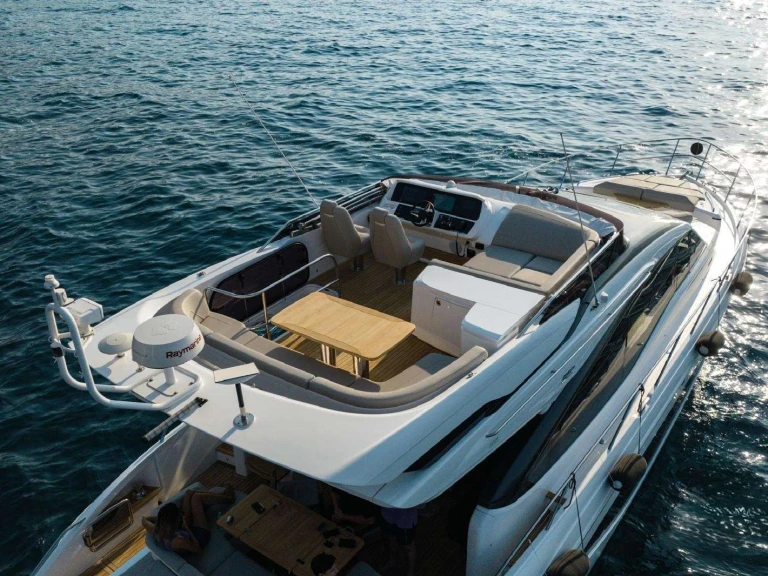 Noleggio barche Princess, UK ALL FOR YOU  a Napoli su Samboat