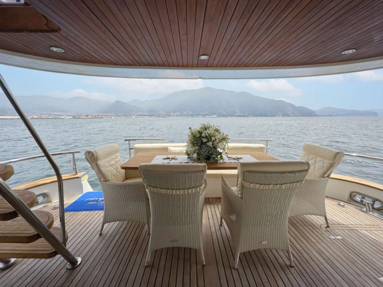 Noleggiare una Terranova Yachts AZUR a Castellammare di Stabia