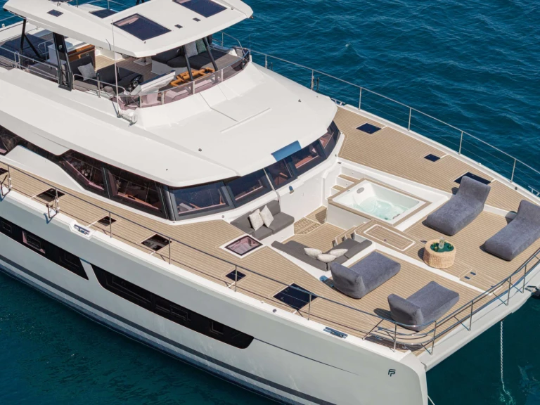 Yacht di lusso a noleggio a Salerno al miglior prezzo