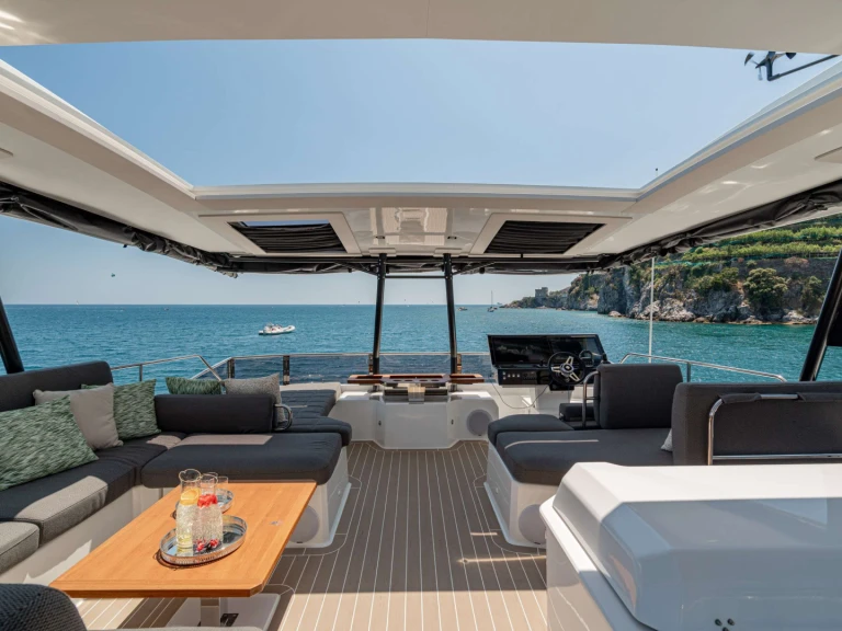 Fountaine Pajot CORE da affittare a  Salerno
