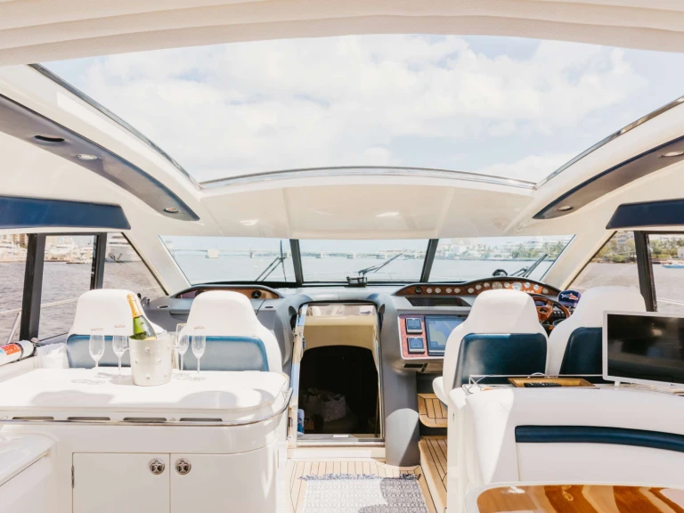 Yacht di lusso a noleggio a Palm Beach al miglior prezzo