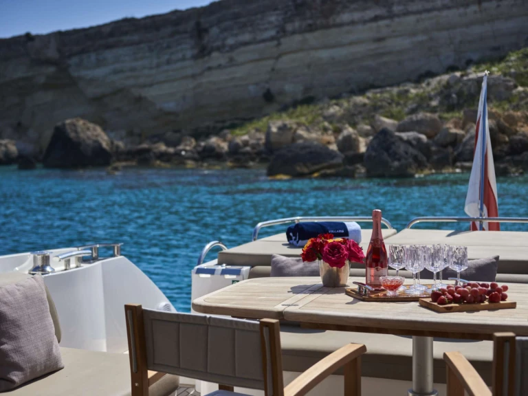 Noleggio barche Sunseeker Vellamo a Valletta su Samboat
