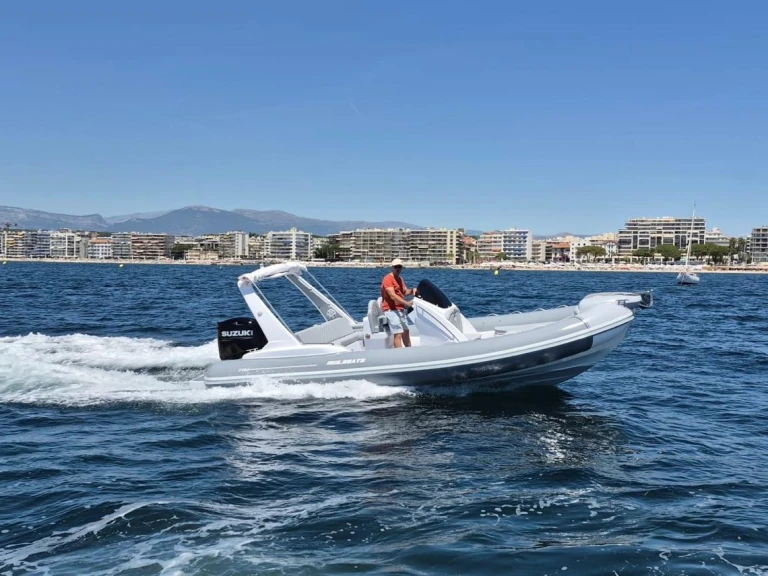 Gommone a noleggio a Juan-les-Pins al miglior prezzo