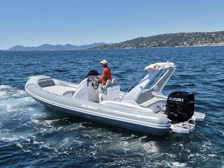 Noleggio a Juan-les-Pins – mik mik 700 su SamBoat