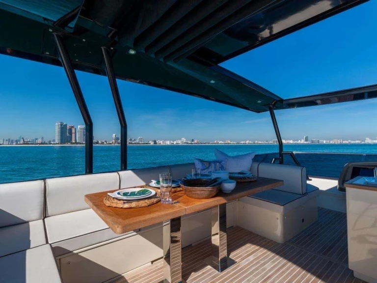 Noleggiare una Bénéteau Singh City a Miami
