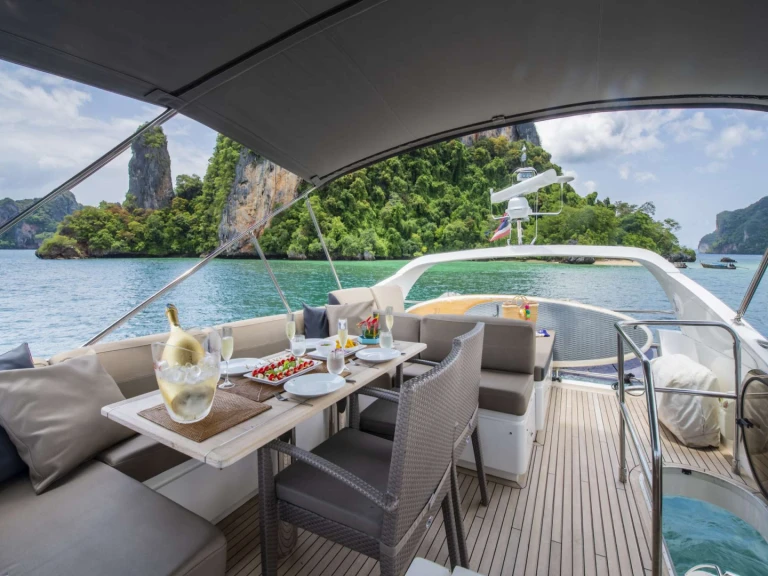 Noleggiare una Princess, UK MAYAVEE a Phuket (City)