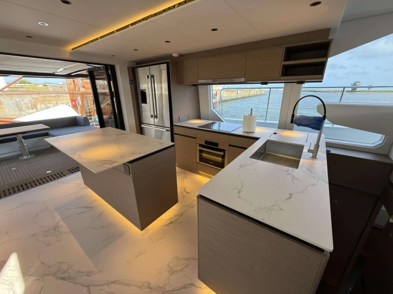 Noleggio Yacht di lusso a Bahamas – Xquisite Yachts Xquisite Hybrid