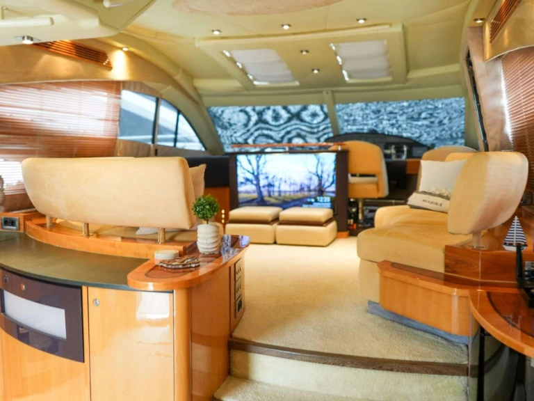 Noleggio Yacht di lusso Sealine con patente nautica