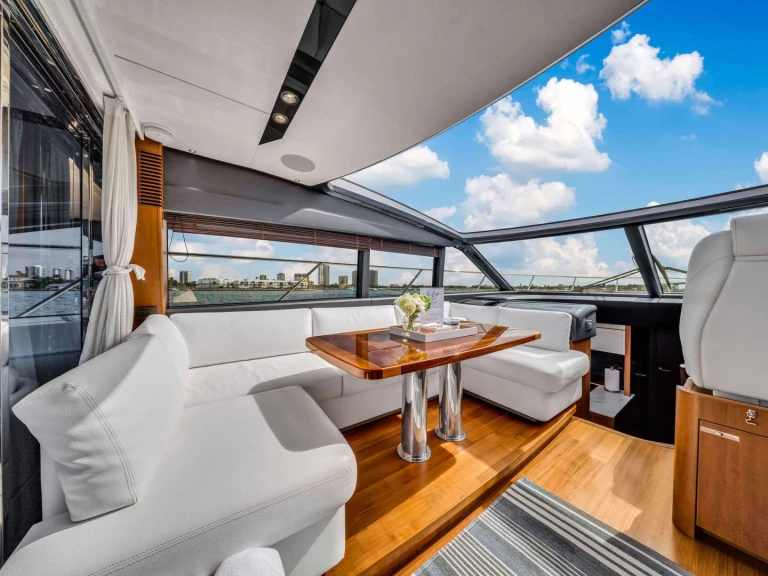 Noleggio barche Princess, UK Tatou a Sag Harbor su Samboat
