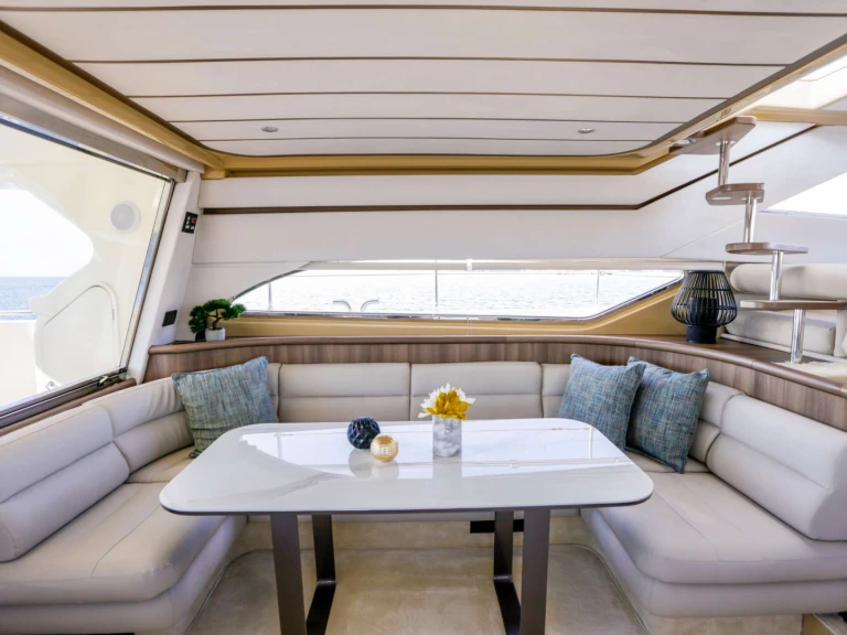 Ferretti SUMMER CAMP da affittare a  Atene