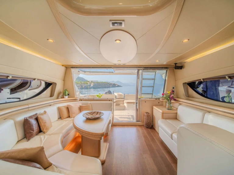 Noleggio Yacht di lusso con o senza skipper Ferretti a Atene