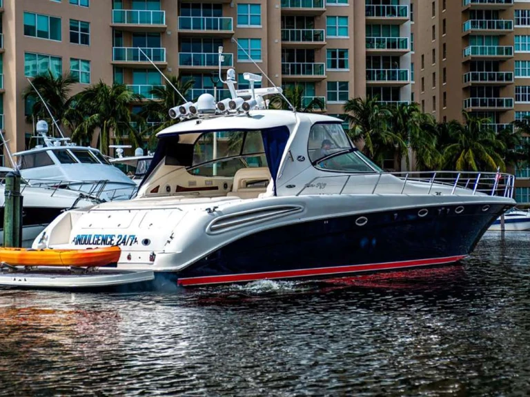 Noleggiare una Sea Ray indulgence 24/7 a Miami