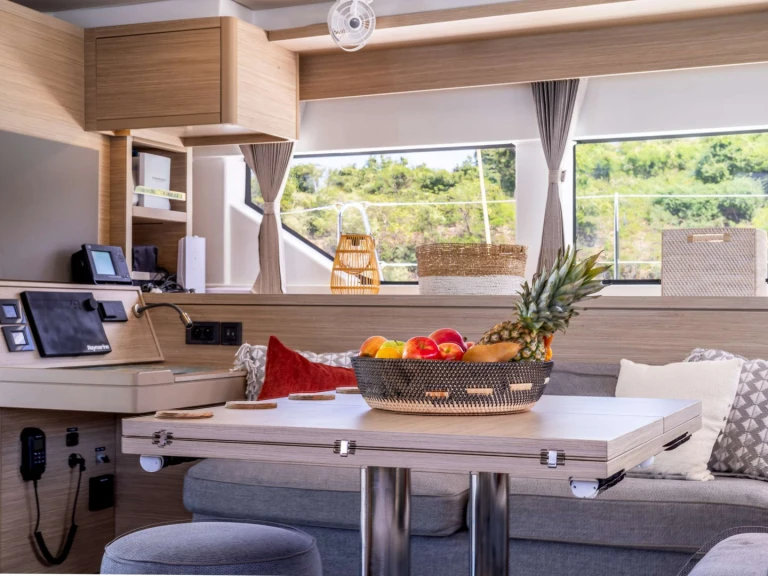 Noleggio Yacht di lusso a Atene – Lagoon VALINOR 