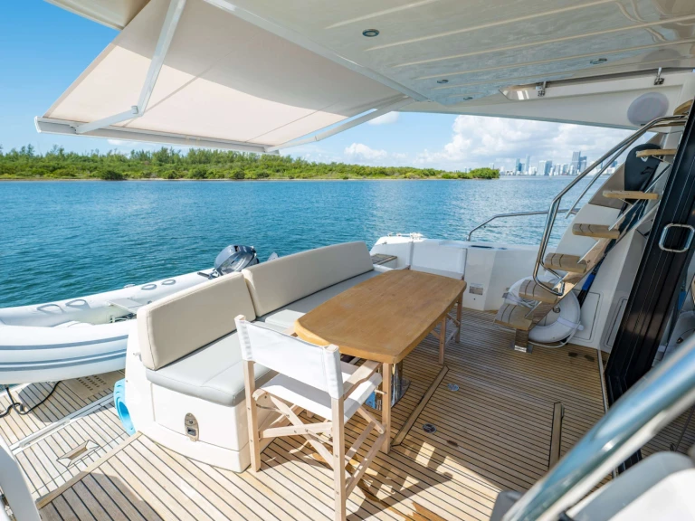 Noleggiare una Prestige Yachts Whisky and Waves a Bahamas