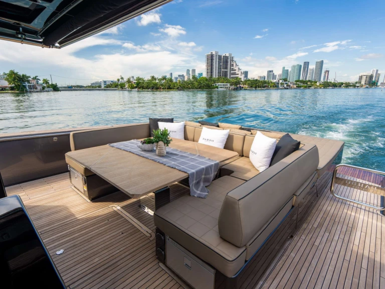 Noleggio Yacht di lusso a Montauk – Pardo Yachts FULL POP