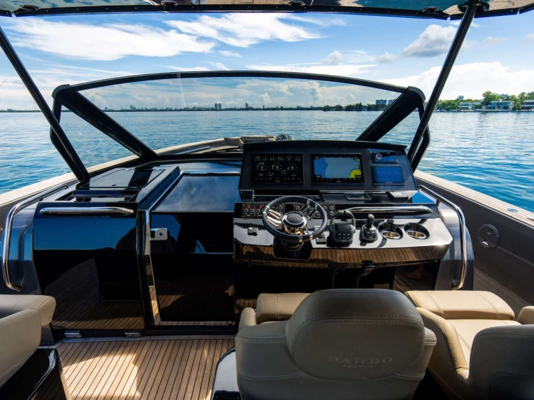 Noleggio Yacht di lusso con o senza skipper Pardo Yachts a Montauk