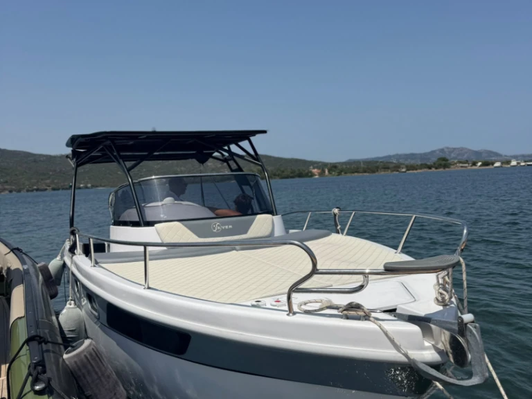 Noleggiare una Saver Saver 750 Cabin  a Porto Rotondo
