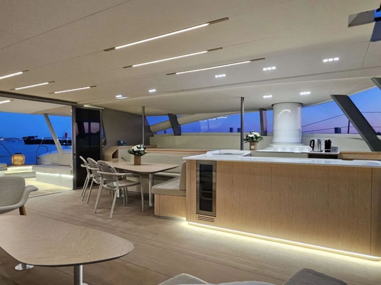 Noleggio Catamarano Custom con patente nautica