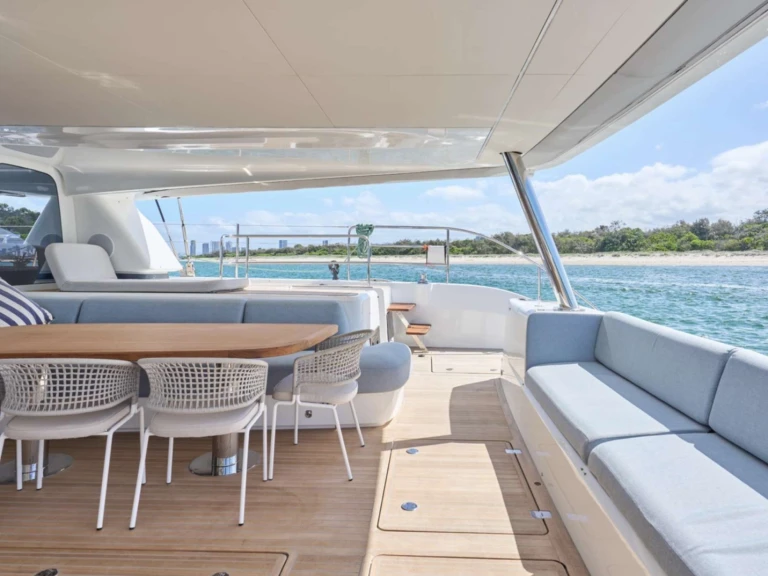 Yacht di lusso a noleggio a Atene al miglior prezzo