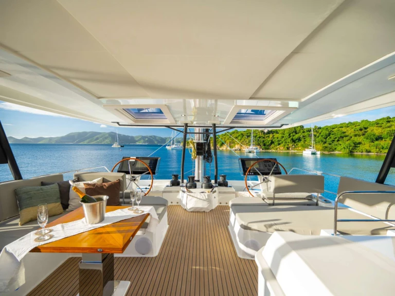 Noleggio Yacht di lusso Fountaine Pajot con patente nautica