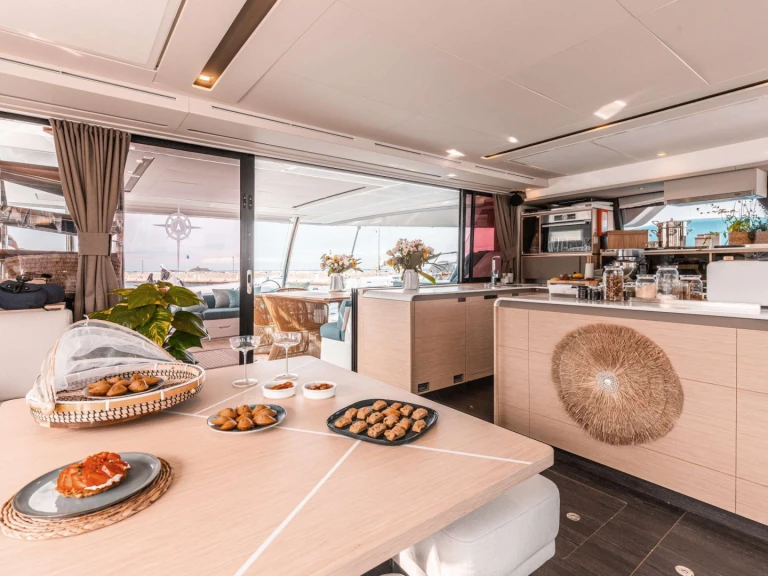 Catamarano a noleggio a Corsica al miglior prezzo