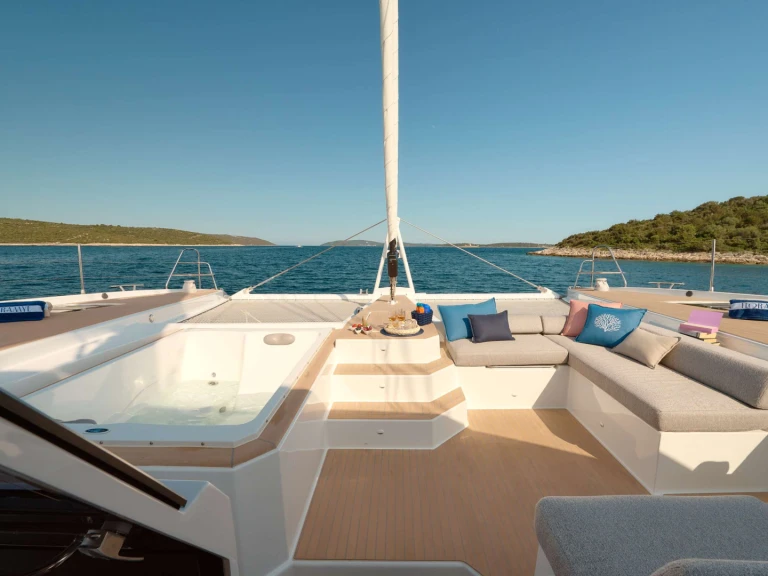 Noleggio Yacht di lusso Fountaine Pajot con patente nautica