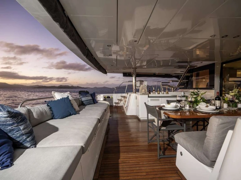 Noleggio Yacht di lusso a Grenada – Lagoon DRAGONFLY