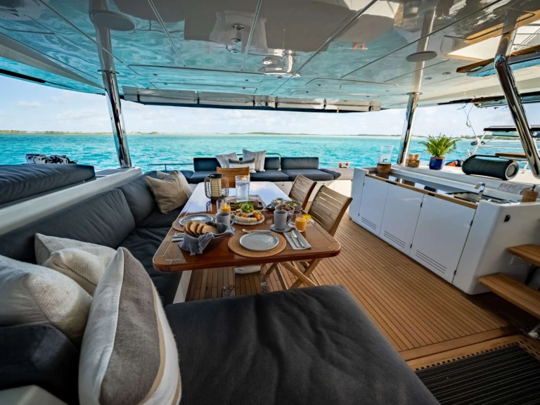 Yacht di lusso a noleggio a Isole Vergini Britanniche al miglior prezzo