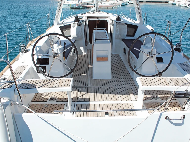 Noleggio a Sant Carles de la Ràpita – Bénéteau Oceanis 38.1 su SamBoat