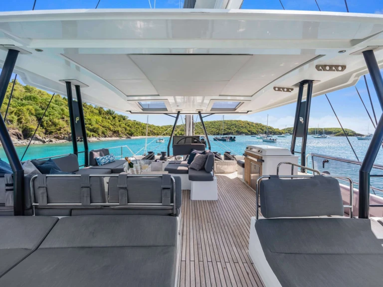 Noleggio Yacht di lusso Fountaine Pajot con patente nautica