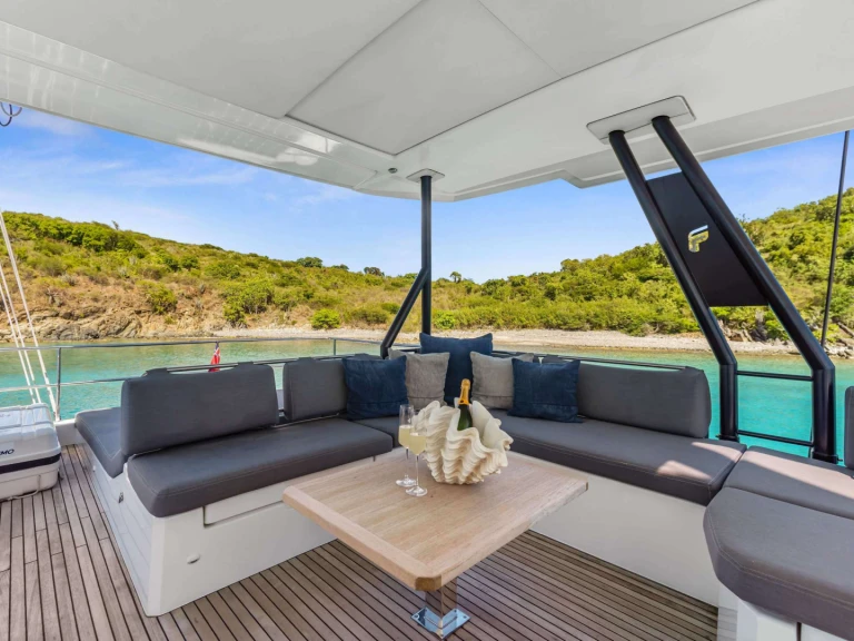Yacht di lusso a noleggio a Isole Vergini Britanniche al miglior prezzo