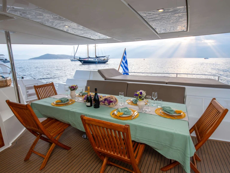 Noleggio barche Fountaine Pajot HIGHJINKS  a Il Pireo su Samboat