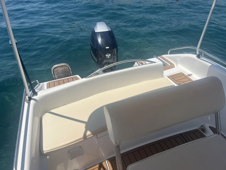 Noleggio Barca a motore con o senza skipper Poseidon a Kiotari