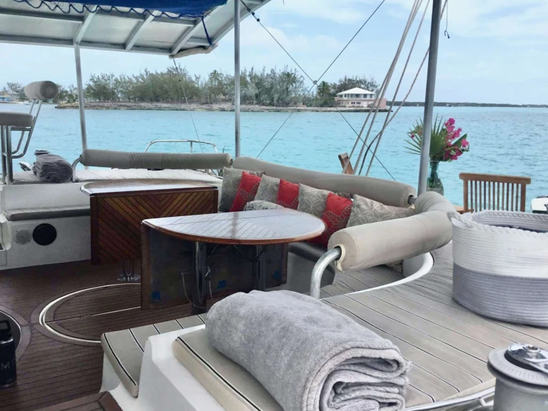 Noleggio Yacht di lusso Fountaine Pajot con patente nautica