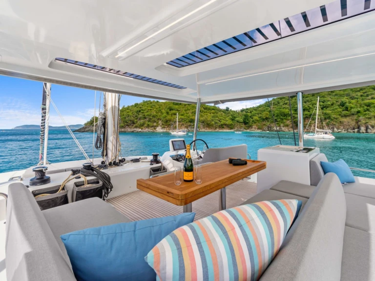 Yacht di lusso a noleggio a Saint Thomas Island al miglior prezzo