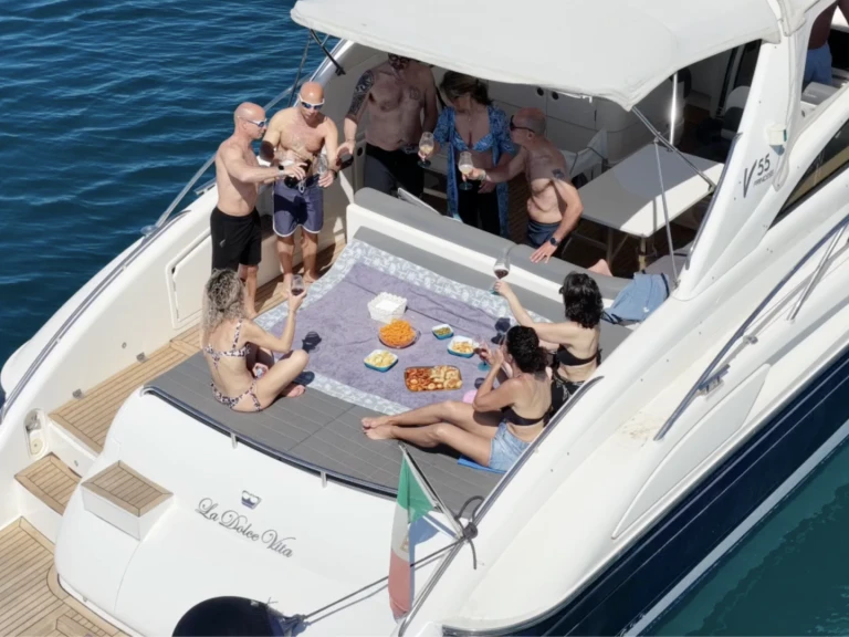 Noleggio Barca a motore Princess con patente nautica