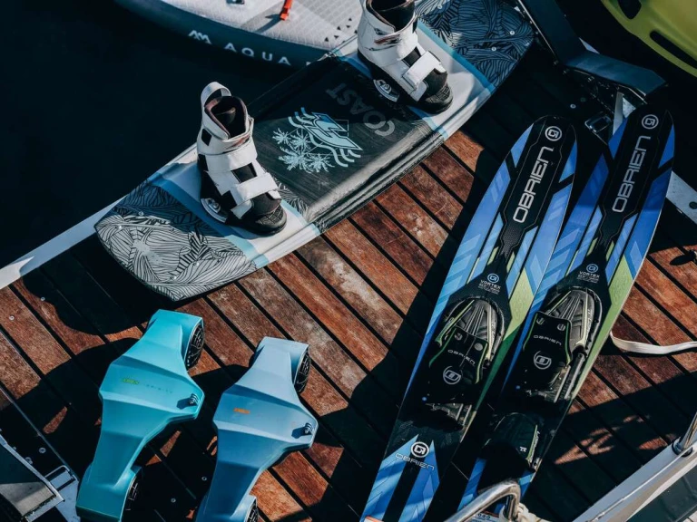 Yacht di lusso a noleggio a Il Pireo al miglior prezzo