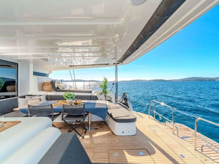 Noleggio Yacht di lusso a Spalato – Lagoon BLACK CAVIAR