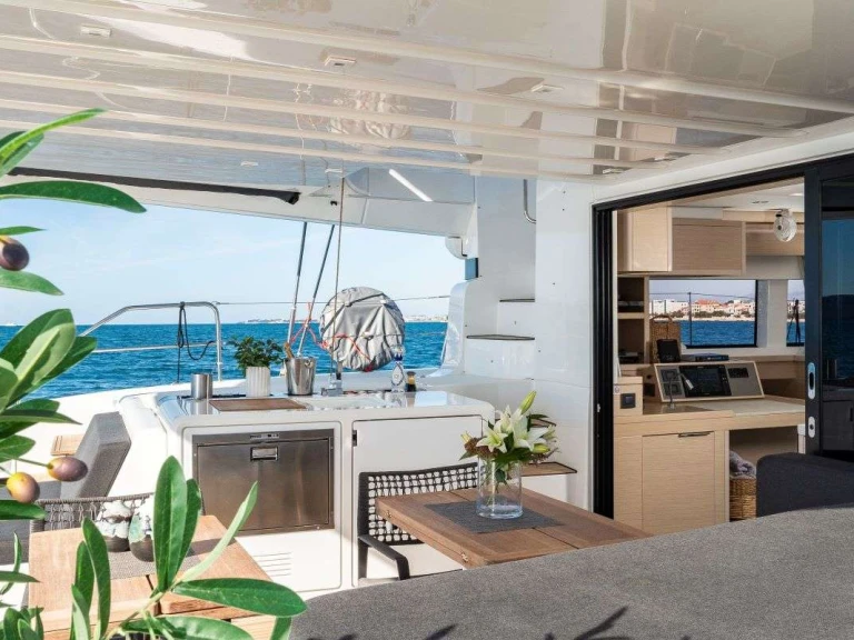 Noleggio barche Lagoon BLACK CAVIAR a Spalato su Samboat