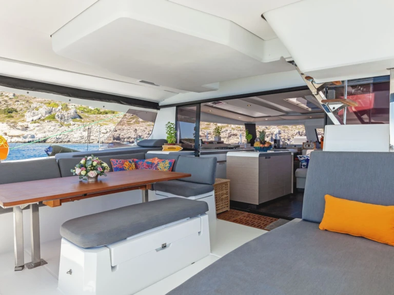 Noleggio a Rodi (Isola) – Fountaine Pajot AMANTE su SamBoat