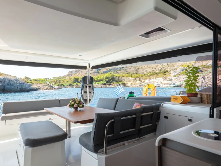 Noleggiare una Fountaine Pajot AMANTE a Rodi (Isola)