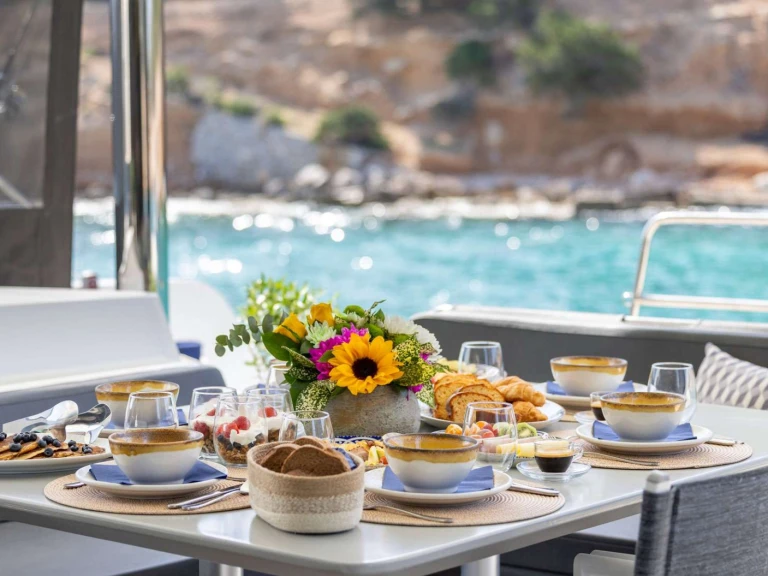 Noleggio a Atene – Lagoon QUEEN OF DIAMONDS  su SamBoat