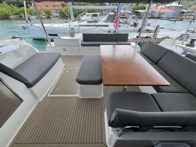 Noleggio Yacht di lusso a Freeport – Fountaine Pajot BOUNTIFUL