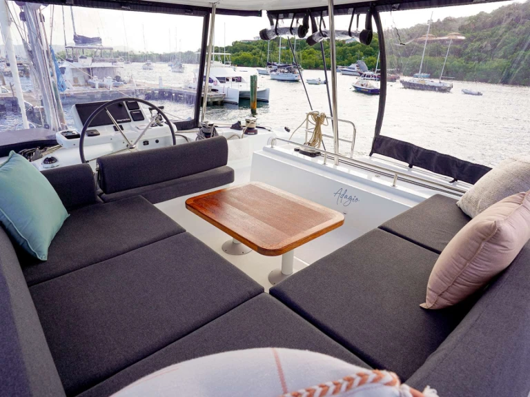 Yacht di lusso a noleggio a Isole Vergini Britanniche al miglior prezzo