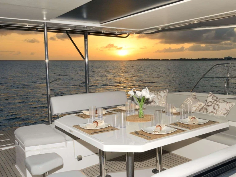 Noleggio Yacht di lusso a Tortola – Robertson and Caine Kismet
