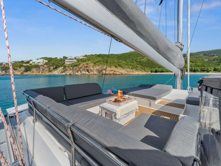 Noleggiare una Fountaine Pajot IARA a Isole Vergini Britanniche