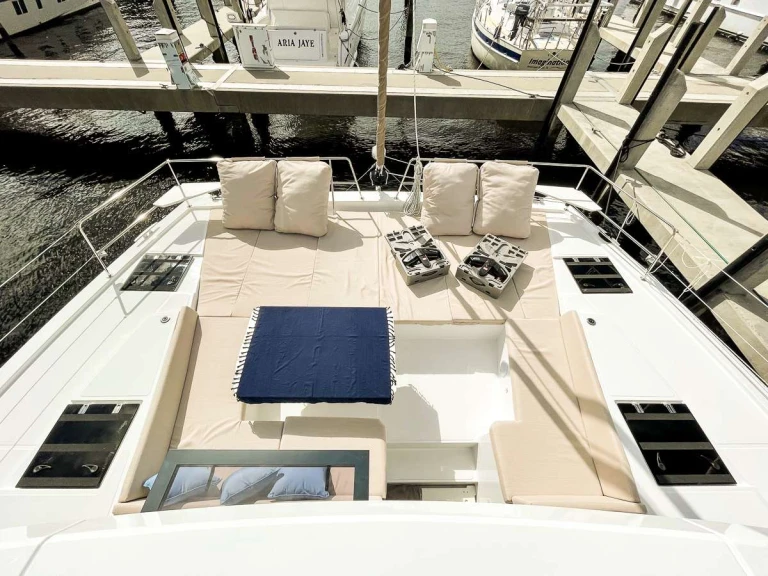 Yacht di lusso a noleggio a Isole Vergini Britanniche al miglior prezzo