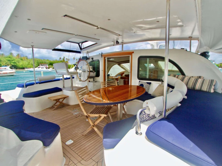 Noleggio Yacht di lusso PRIVILEGE ALLIAURA MARINE GROUP con patente nautica