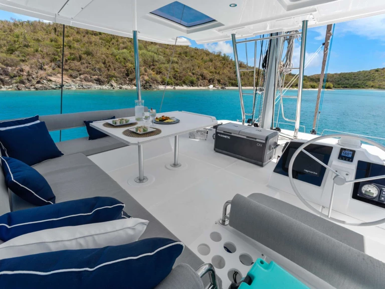 Yacht di lusso a noleggio a Isole Vergini Britanniche al miglior prezzo