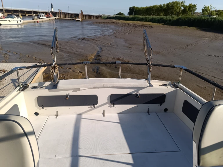 Noleggio Barca a motore con o senza skipper Guy Couach a Pauillac
